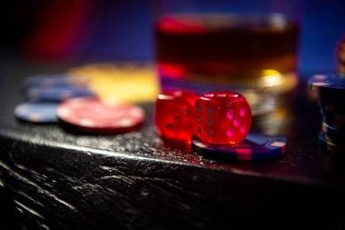 alekistogel Banker, Player, Tie